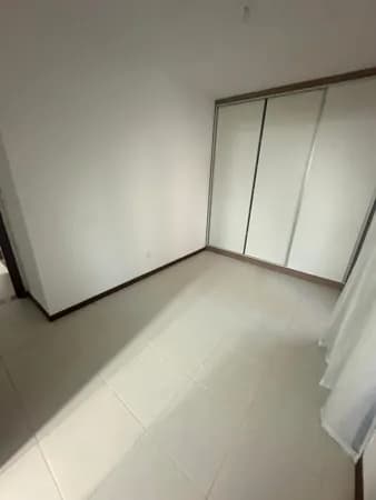 Rua Carmen Miranda Pituba 2/4 com suíte