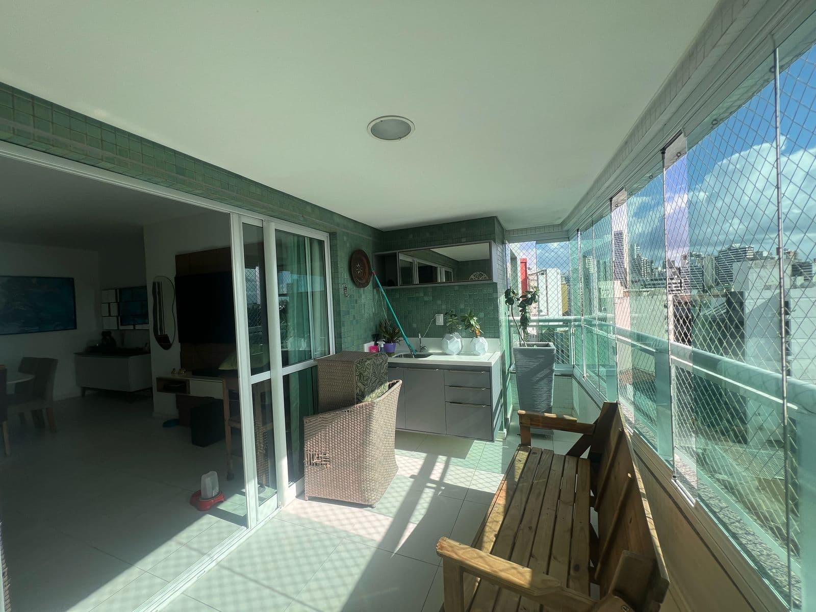 Jardim Apipema/ ondina 3/4 com suíte
