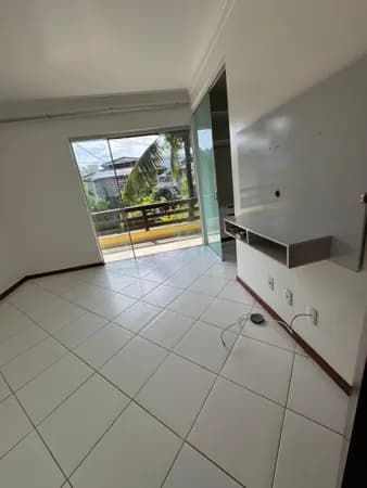 CASA EM LAURO DE FREITAS