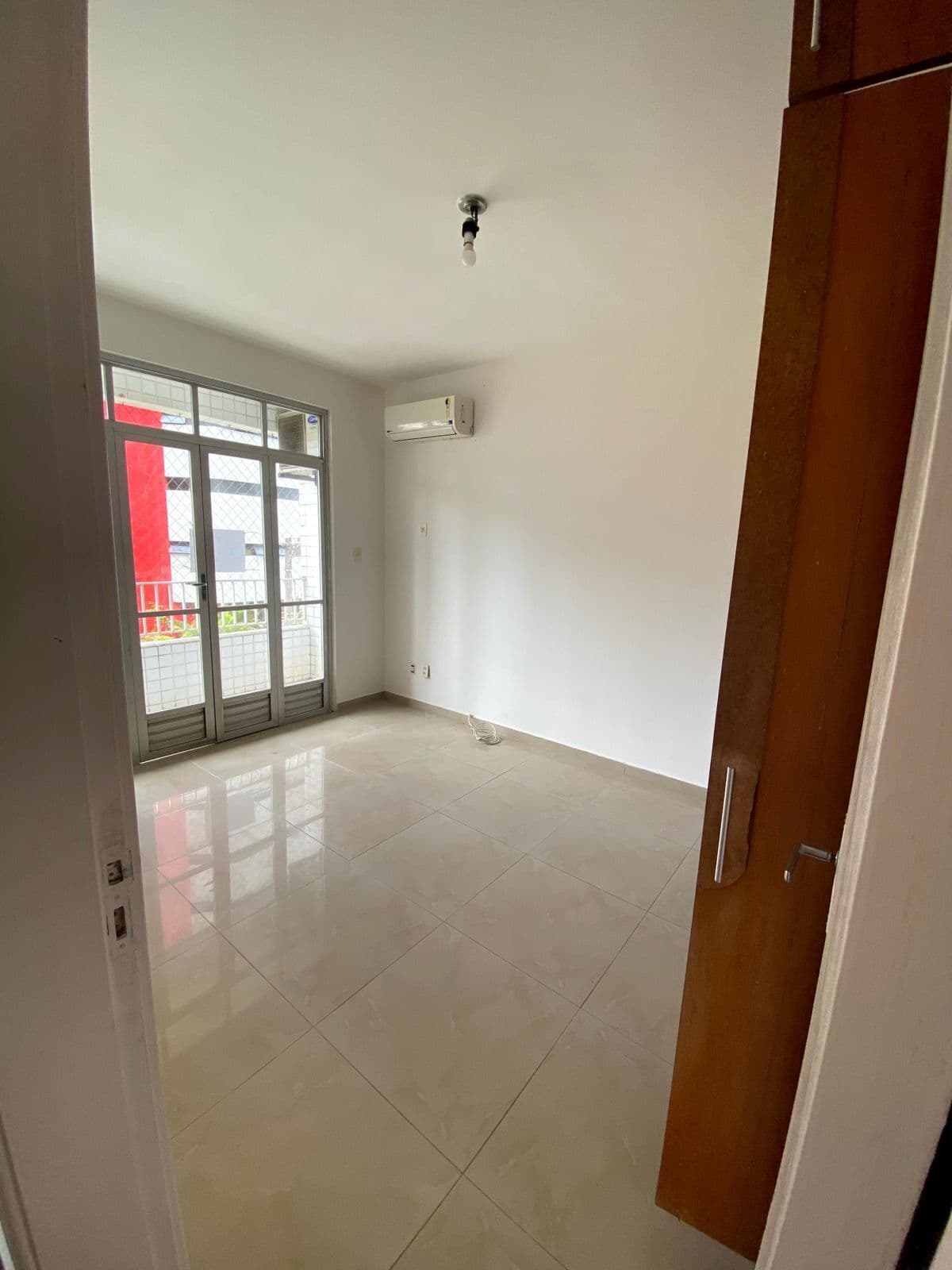 Ondina 2/4 com suíte