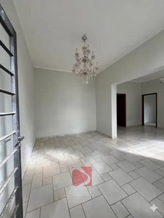 Casa em Pirassununga - Centro