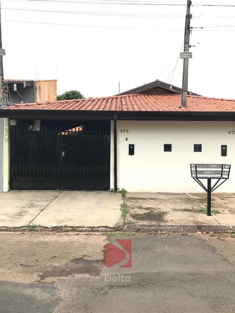 Casa em Pirassununga - Jardim Itália