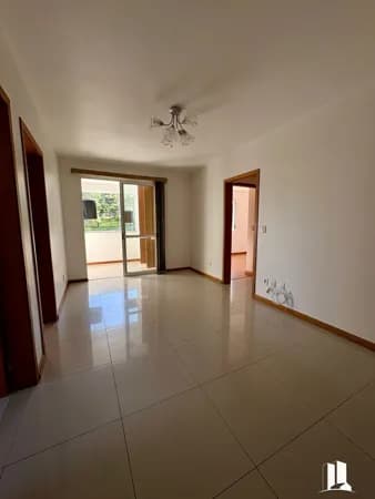 Apartamento próximo a Av. Medianeira