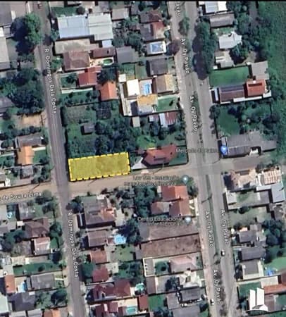 Terreno de esquina no Pé de Plátano
