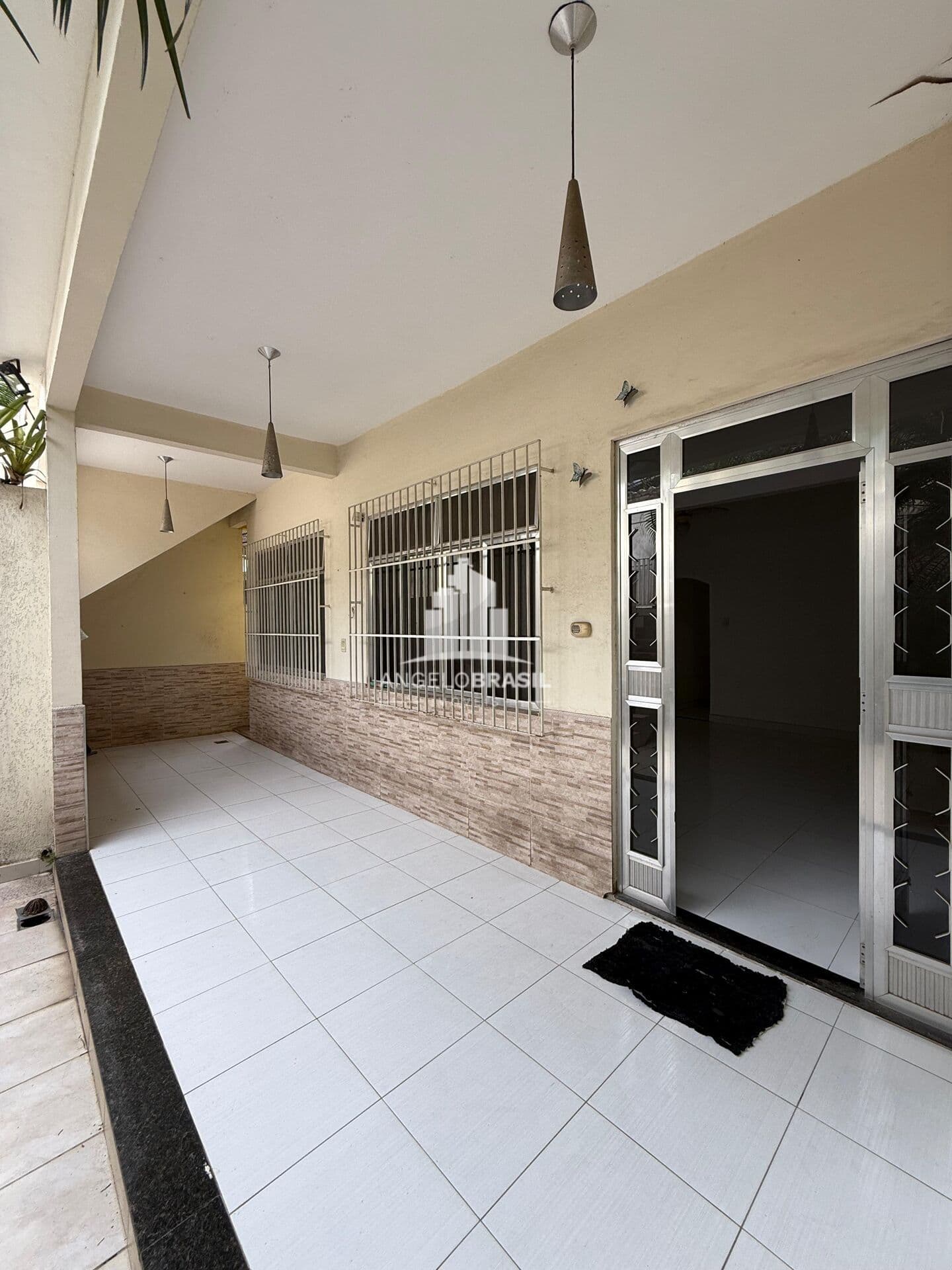 Casa à Venda com 3 Quartos e Terraço em Santa Amélia – Belford Roxo