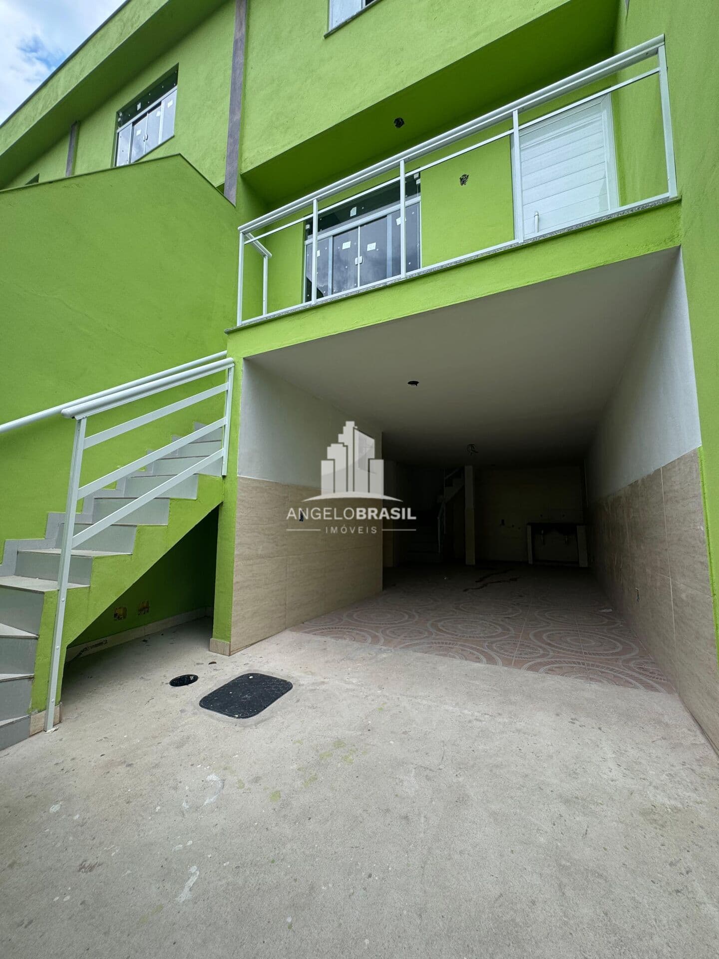 Casa Triplex à Venda no Bairro da Luz - Nova Iguaçu