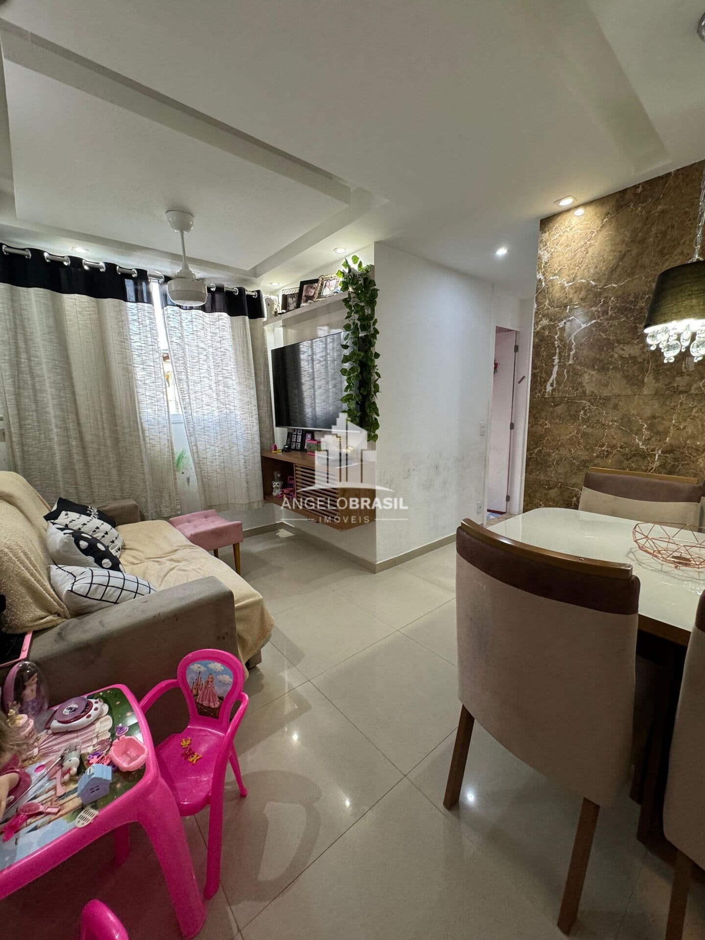 Apartamento Térreo com 2 Quartos, Prata - Nova Iguaçu