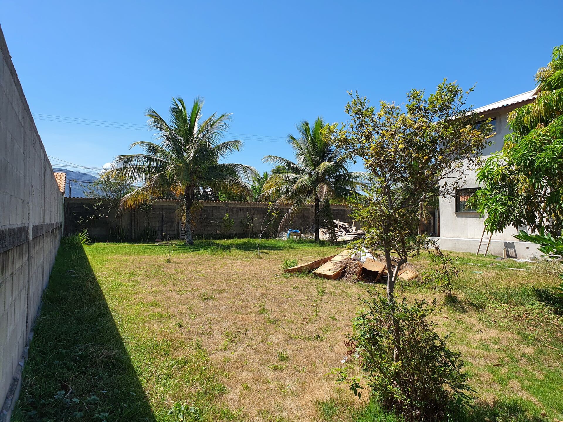 VENDO EXCELENTE TERRENO C/ 450M² P/ RESIDÊNCIA OU COMÉRCIO RUA 13, JACONÉ, SAQUAREMA-RJ