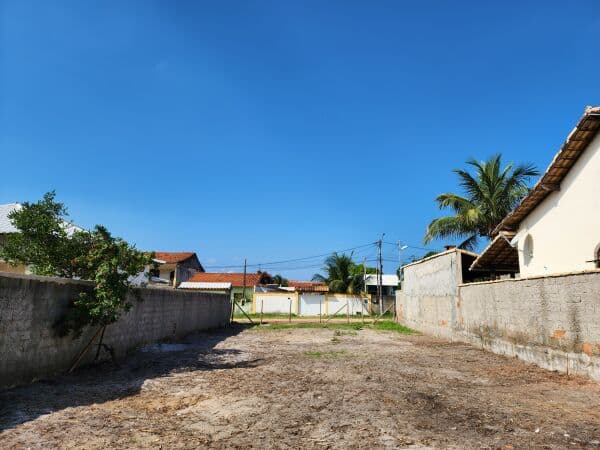 EXCELENTE TERRENO PRONTO P/ CONSTRUIR C/ ESCRITURA, RGI E IPTU TUDO TOTALMENTE LEGALIZADO