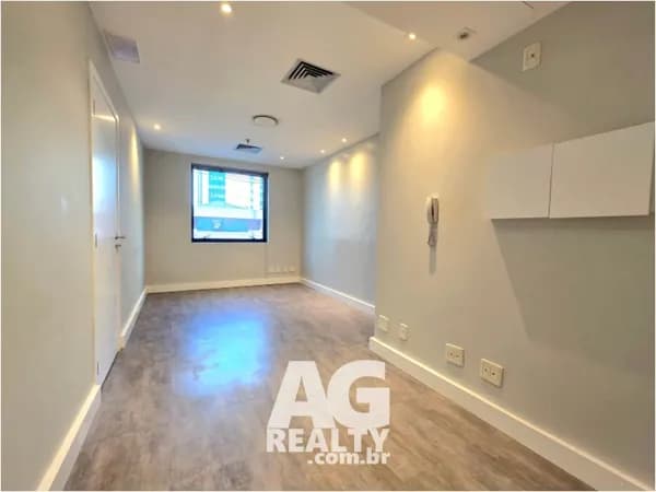 Sala comercial reformada