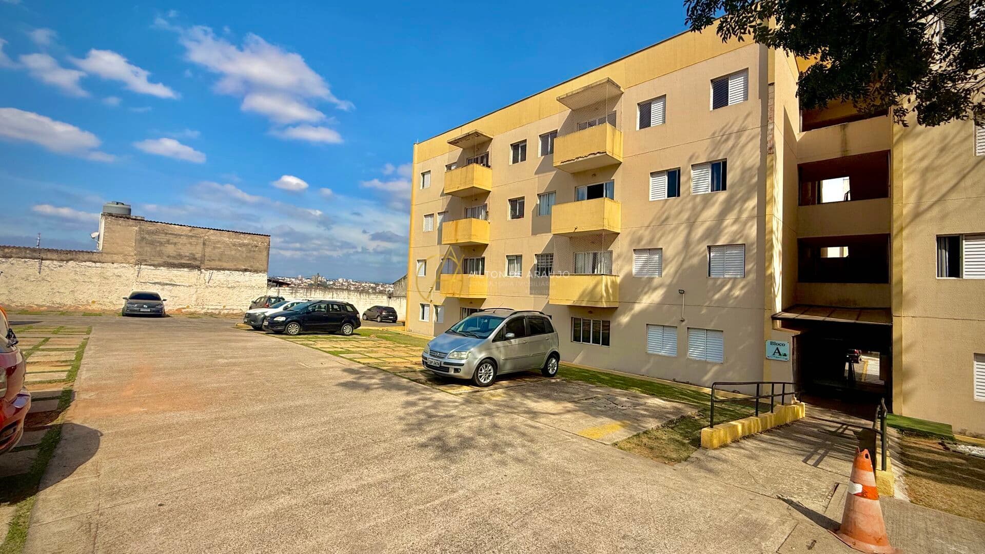 Apartamento em Lopes de Oliveira, Sorocaba/SP