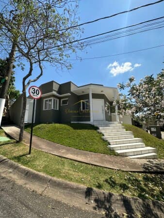 Casa com 3 suítes em comdomínio próximo ao Bragança Shopping