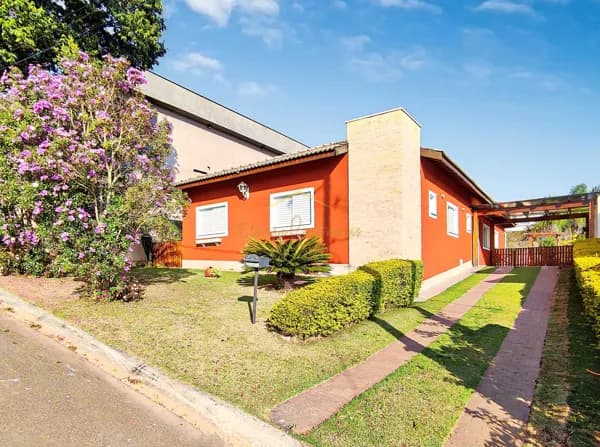 Casa em Bragança Paulista - Condomínio Terras de Santa Cruz