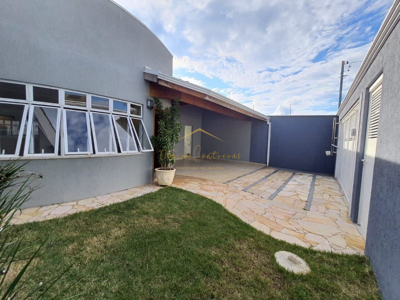 Casa no Vista Alegre Totalmente Térrea