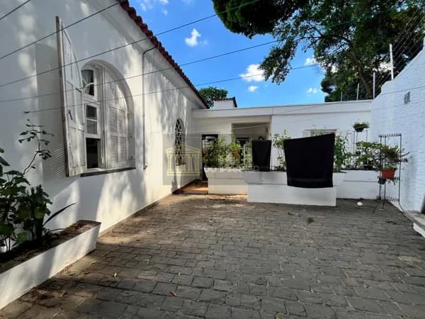 Casa térrea à venda no Ipiranga | Rua Xavier de Almeida | Ao lado do Museu do Ipiranga