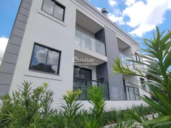 Apartamento 2 dorm (1 suíte) com sacada e Box