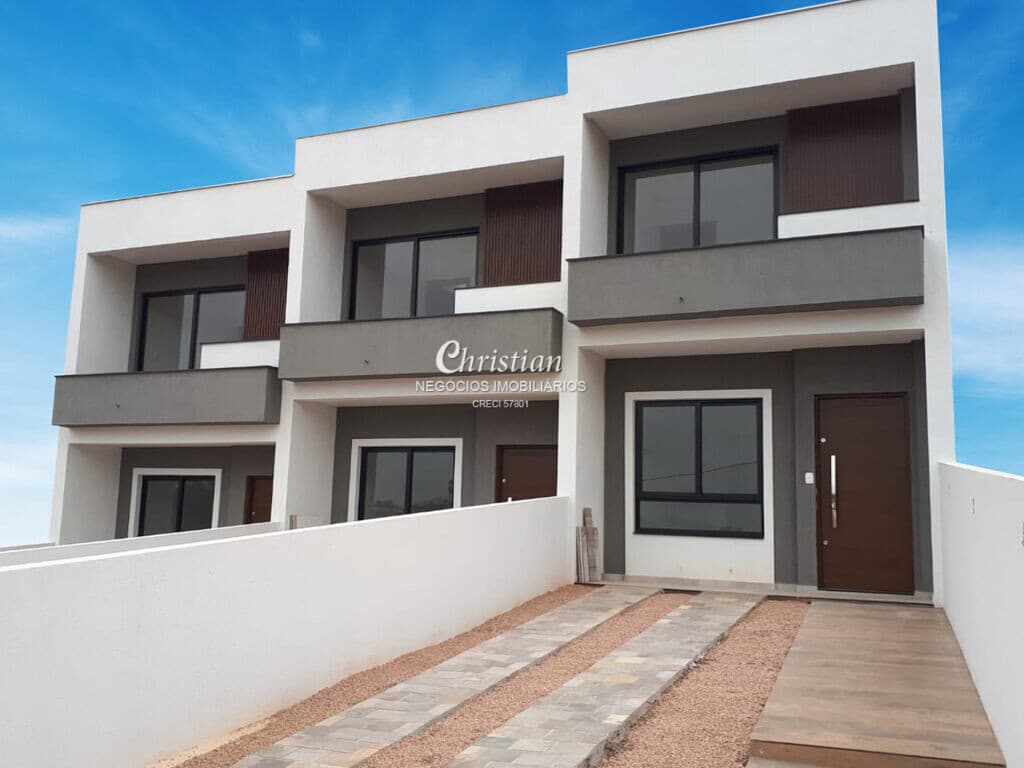 Sobrado NOVO com 02 suítes e pátio