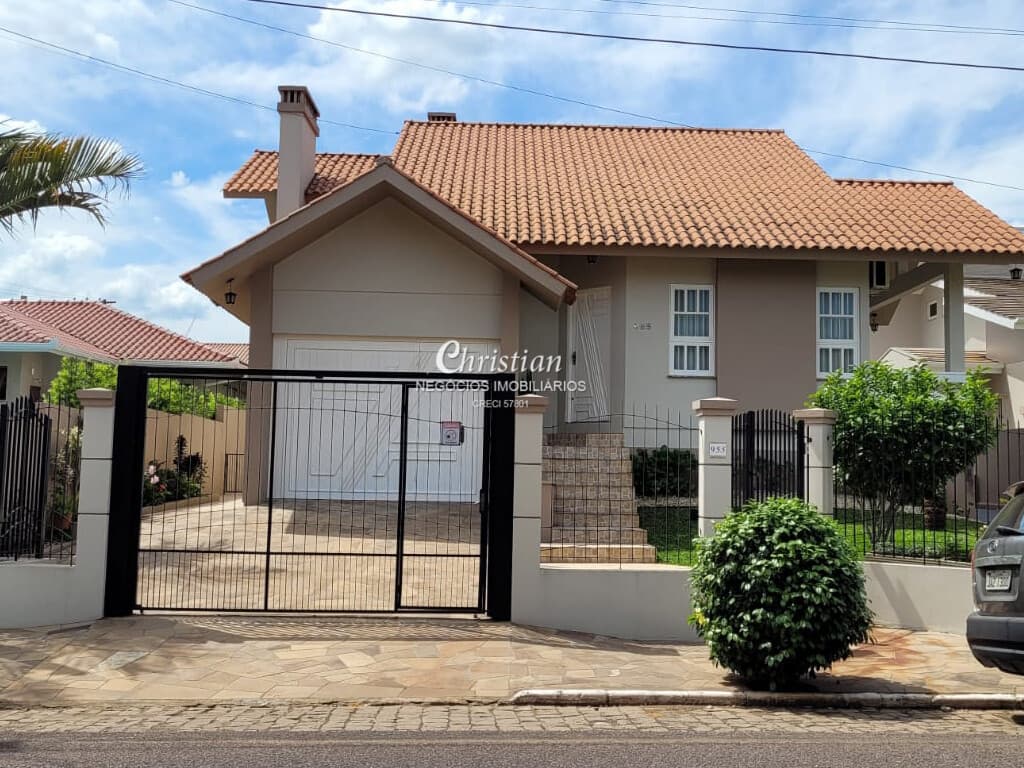 Casa semi-mobiliada 03 dormitórios (01 suíte) no Alto do Parque