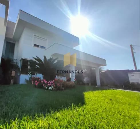 Casa Alto Padrão em condomínio