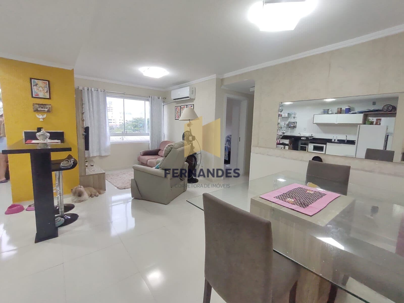 Lindo apartamento entre o centro e o mar