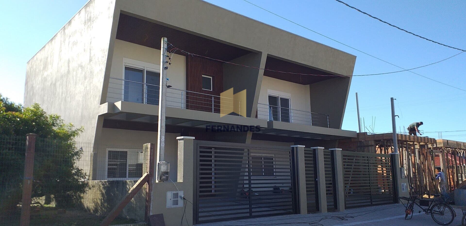 Casa duplex a poucos metros do mar 🌊