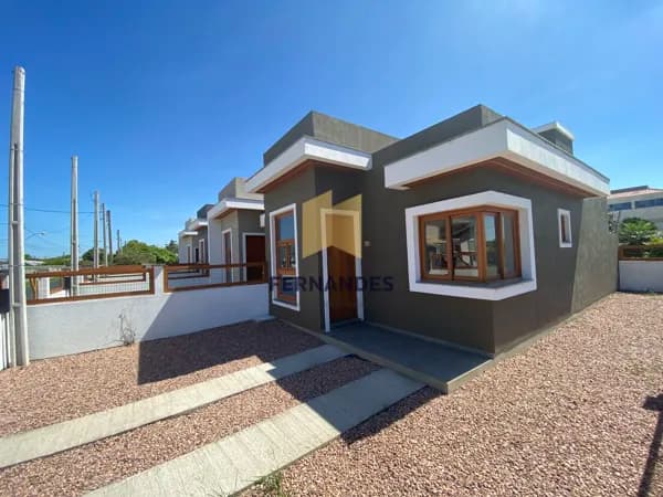 Casa nova em excelente localização