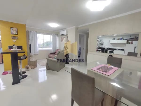 Lindo apartamento entre o centro e o mar