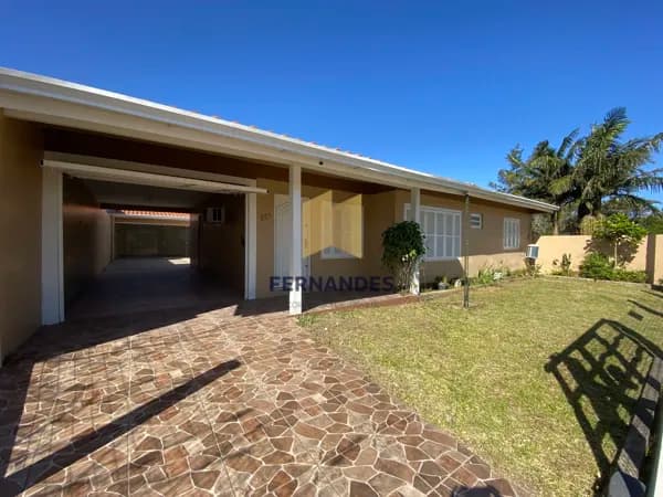 Casa com piscina, bem localizada 🏊♂️🏡