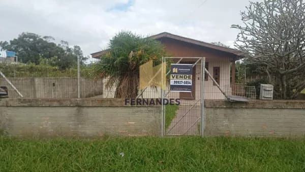 Casa com 2 terrenos 🏡