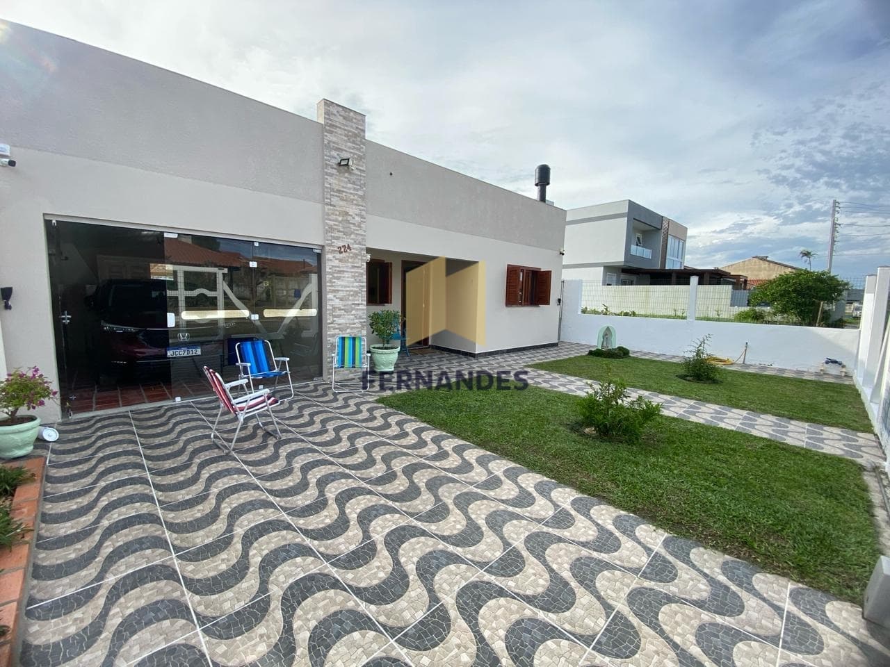 Casa com piscina em bairro nobre 🏡🏊♀️