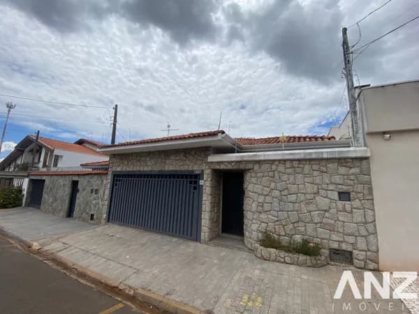 Casa em Franca - Estação
