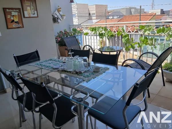 Casa Com Terraço Superior