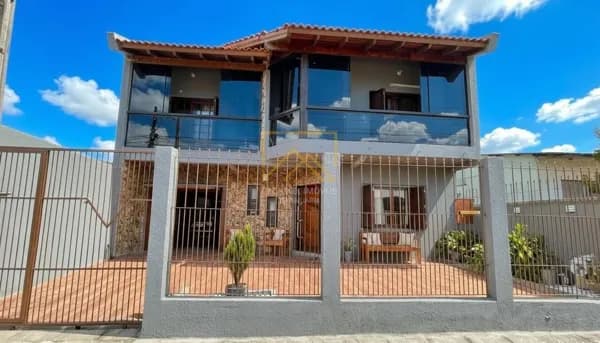 Casa em Cachoeirinha - Parque da Matriz