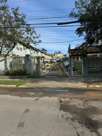 Casa em Porto Alegre - Morro Santana