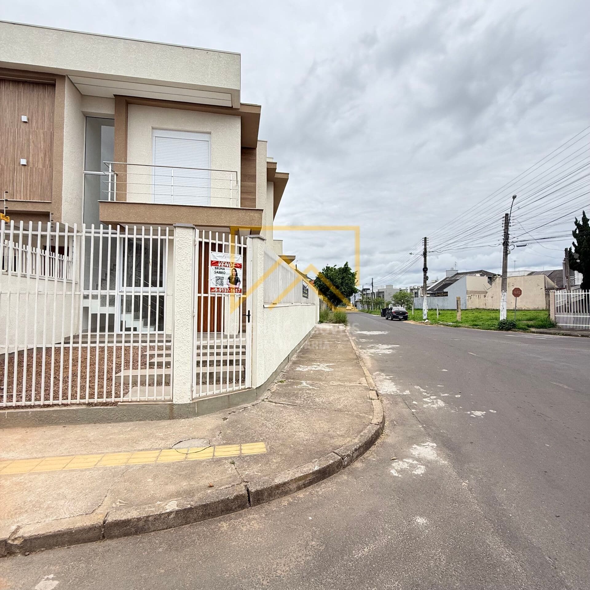 Sobrado em Cachoeirinha - Vale do Sol