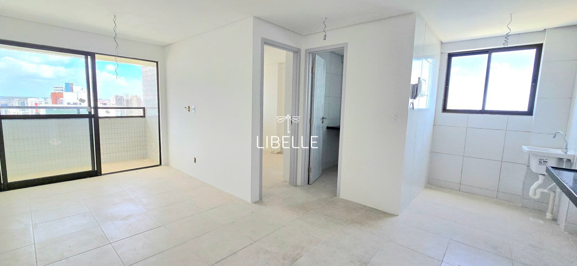 Apartamento Studio à venda, quadra do mar em Candeias - 37 mts, 1 quarto, sala para 2 ambientes