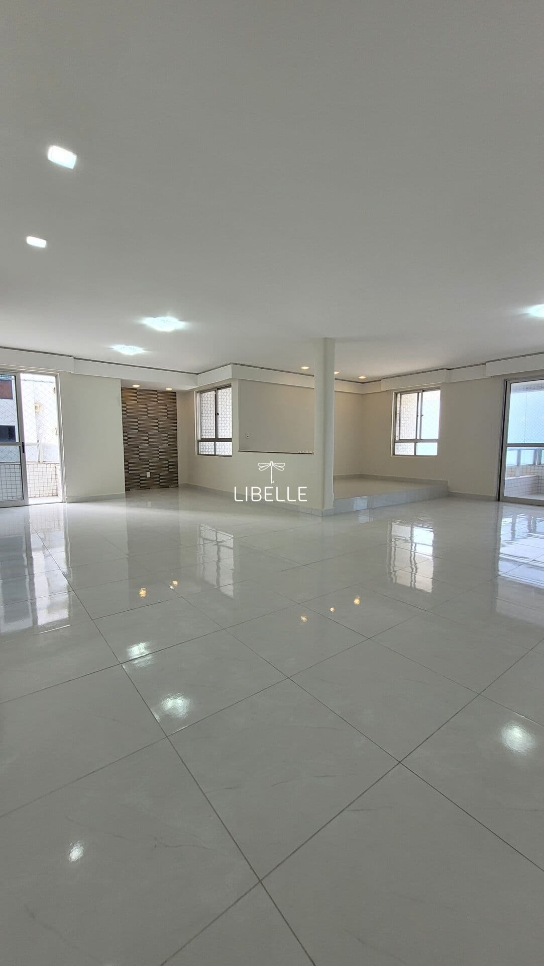 Apartamento Cobertura Duplex à Venda - 4 quartos - 360 m² - Candeias - Edf. Medusa