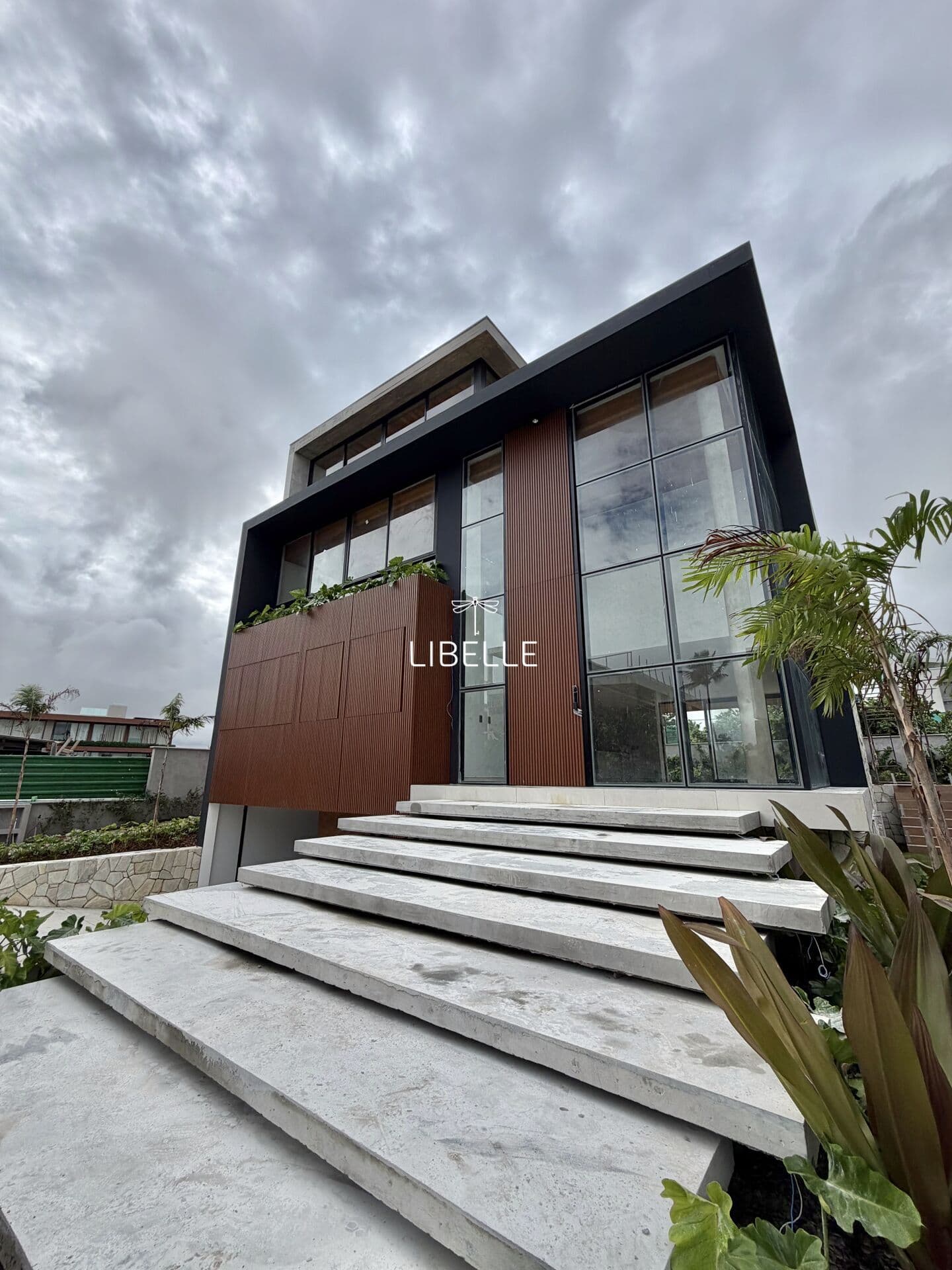 Casa à venda 728 m² área privativa - 4 Suítes - Quintas da Praia - Reserva Paiva