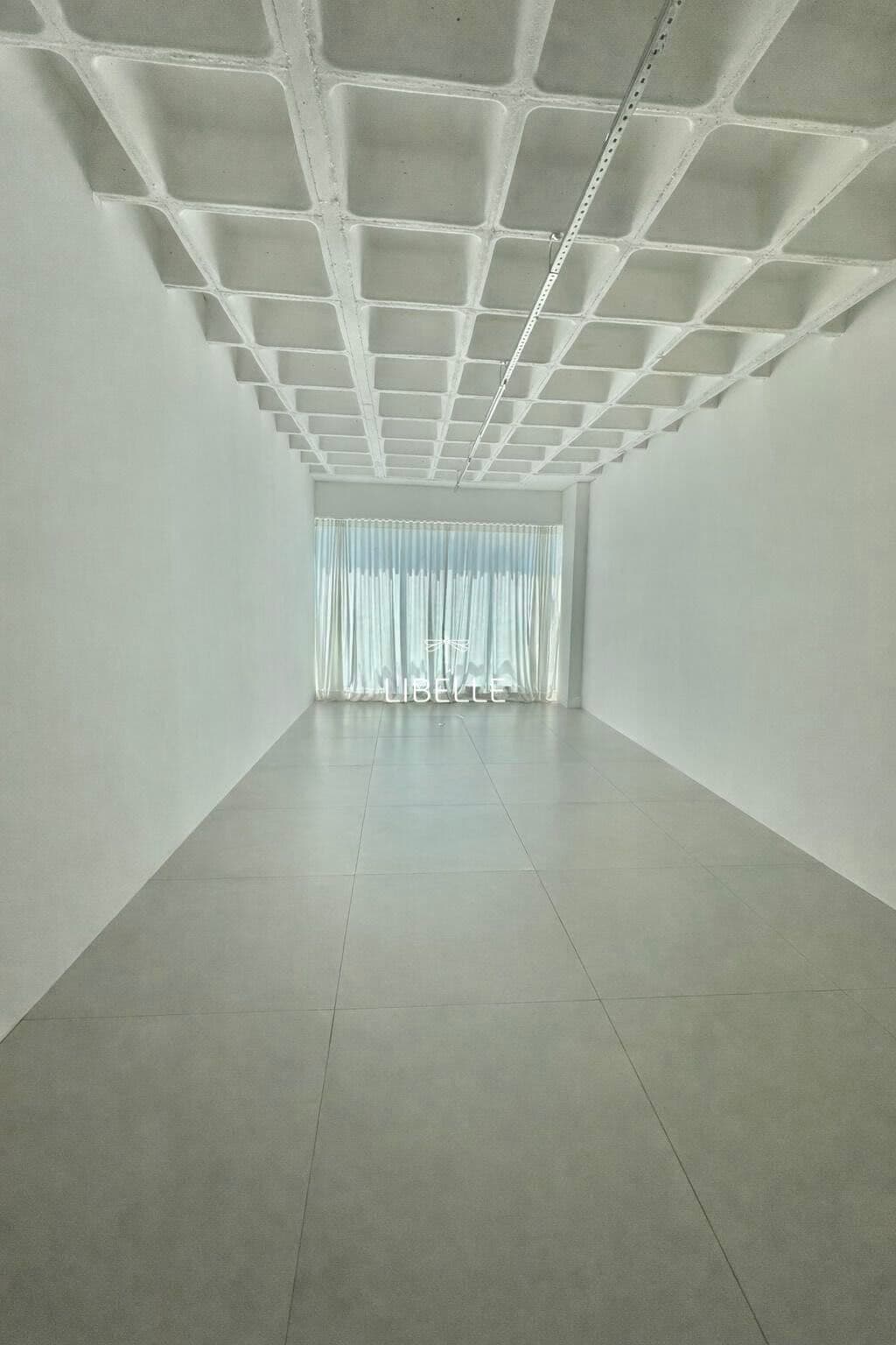 Sala Comercial á Venda - 42m² - Reformada - Novo Mundo Empresarial - Reserva do Paiva - PE