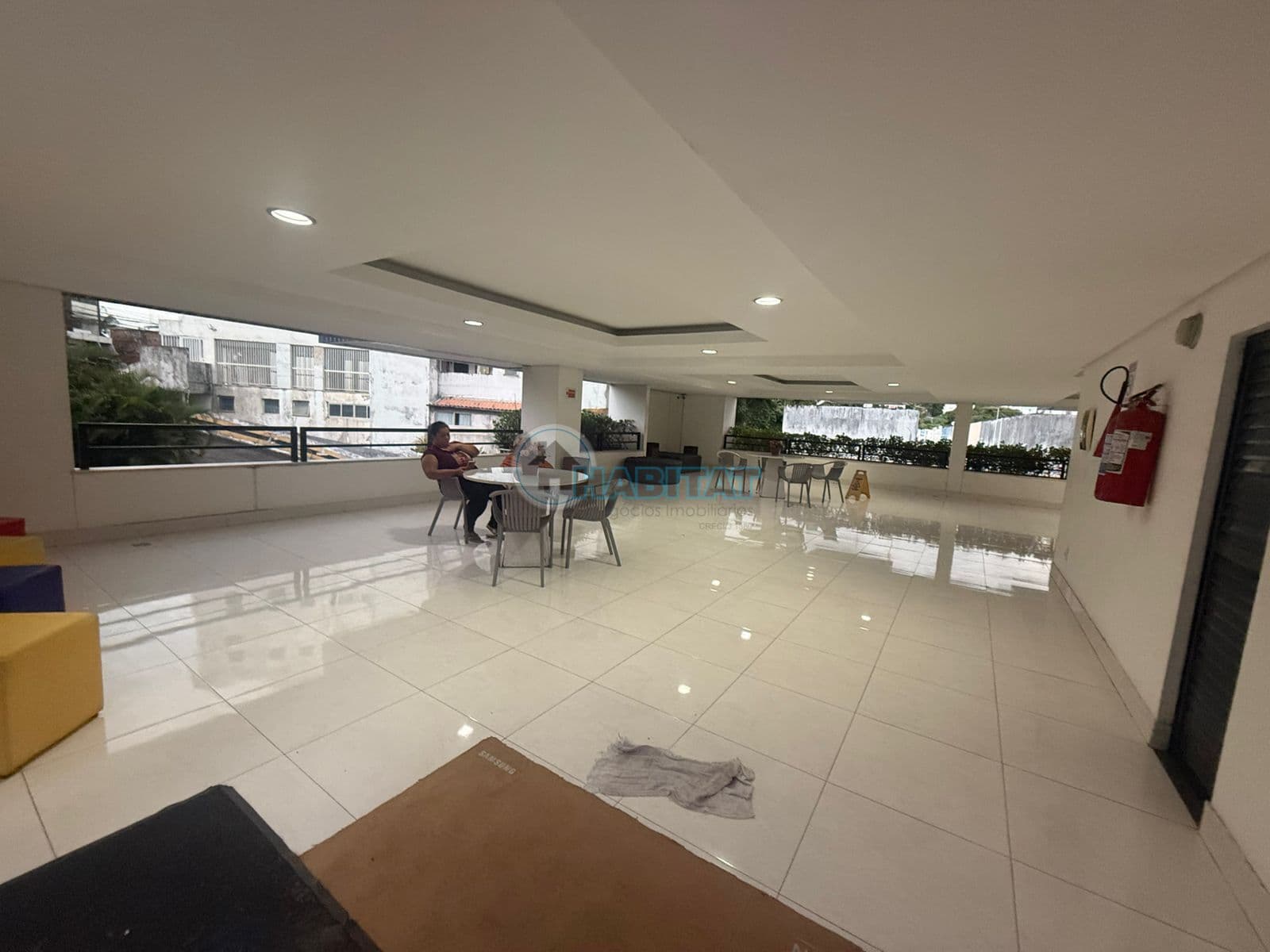 Excelente apartamento 2/4 com varanda - Federação