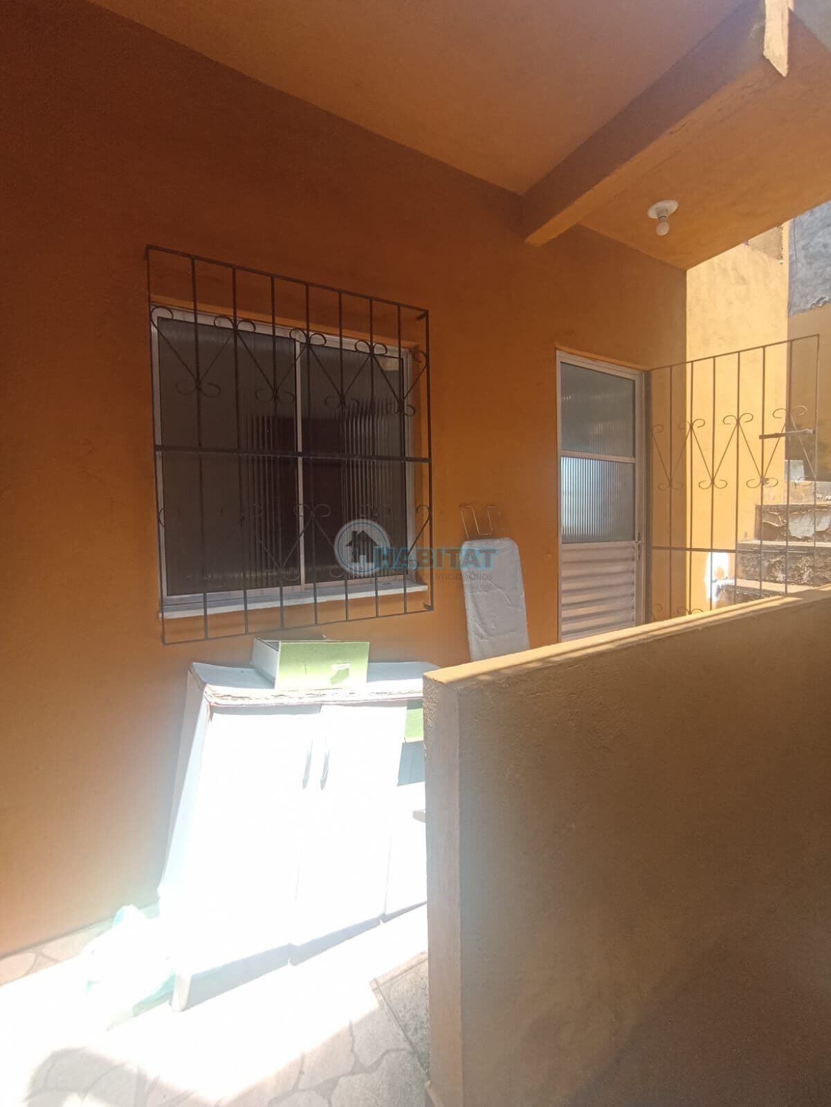 Casa ampla com 2/4 no Garcia