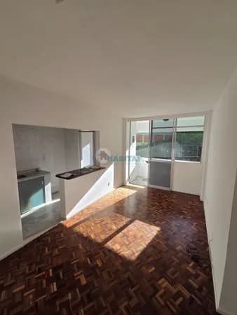 Apartamento 1/4, amplo e com varanda - Avenida ACM