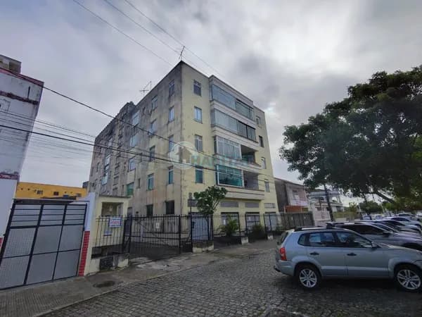 Apartamento de 3/4 com dependência completa na Robeira