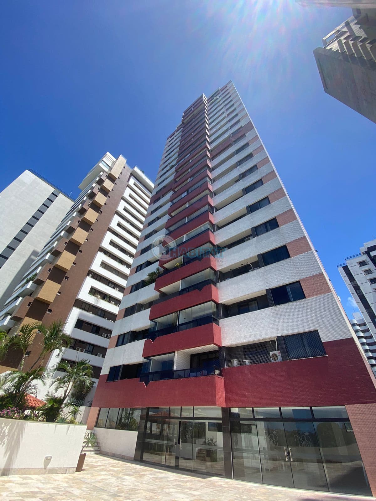 Apartamento 3/4 com suíte andar Alto no Cidade Jardim com vista Mar