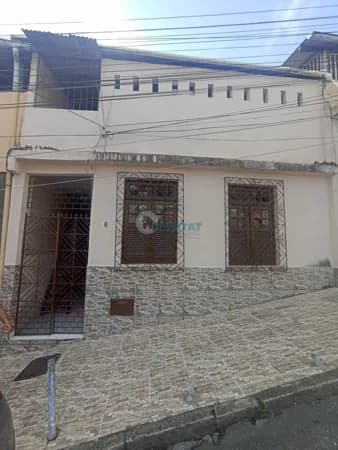 Casa ampla 3/4 em localização privilegiada - Matatu de Brotas