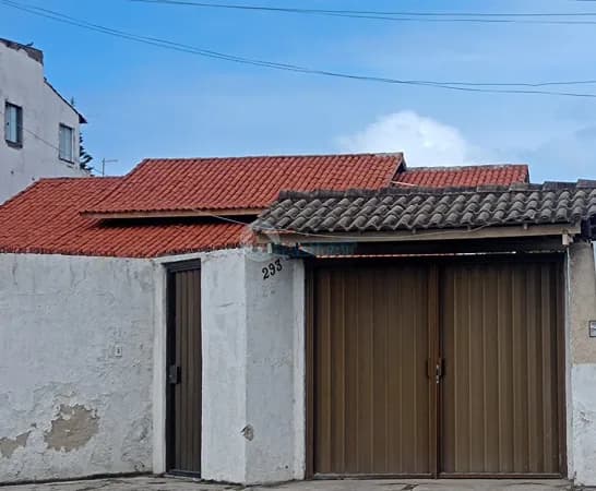 Casa Ampla em excelente localização - Stela Mares