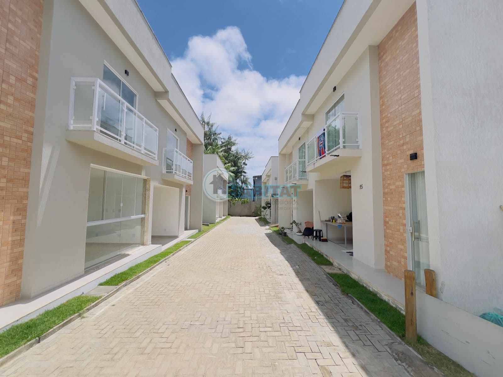 Casa Duplex à Venda em Condomínio Fechado