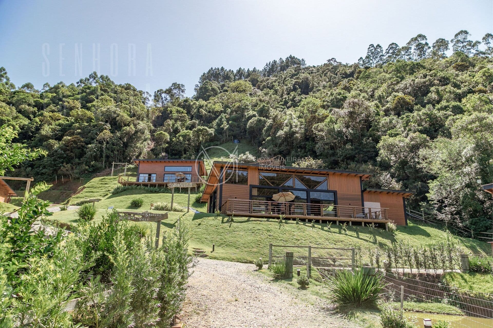 Sítio 30.000 m² | Hospedagem Boutique | 2 Casas com 3 Quartos (1 Suíte), com SPA cada | Espaço para Eventos | Piscina - Teresópolis - Águas Mornas