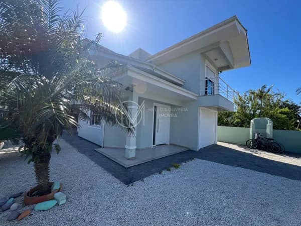 Casa Duplex - Quadra Mar | 3 Dormitórios com Área Gourmet a poucos metros do Mar - Praia de Fora