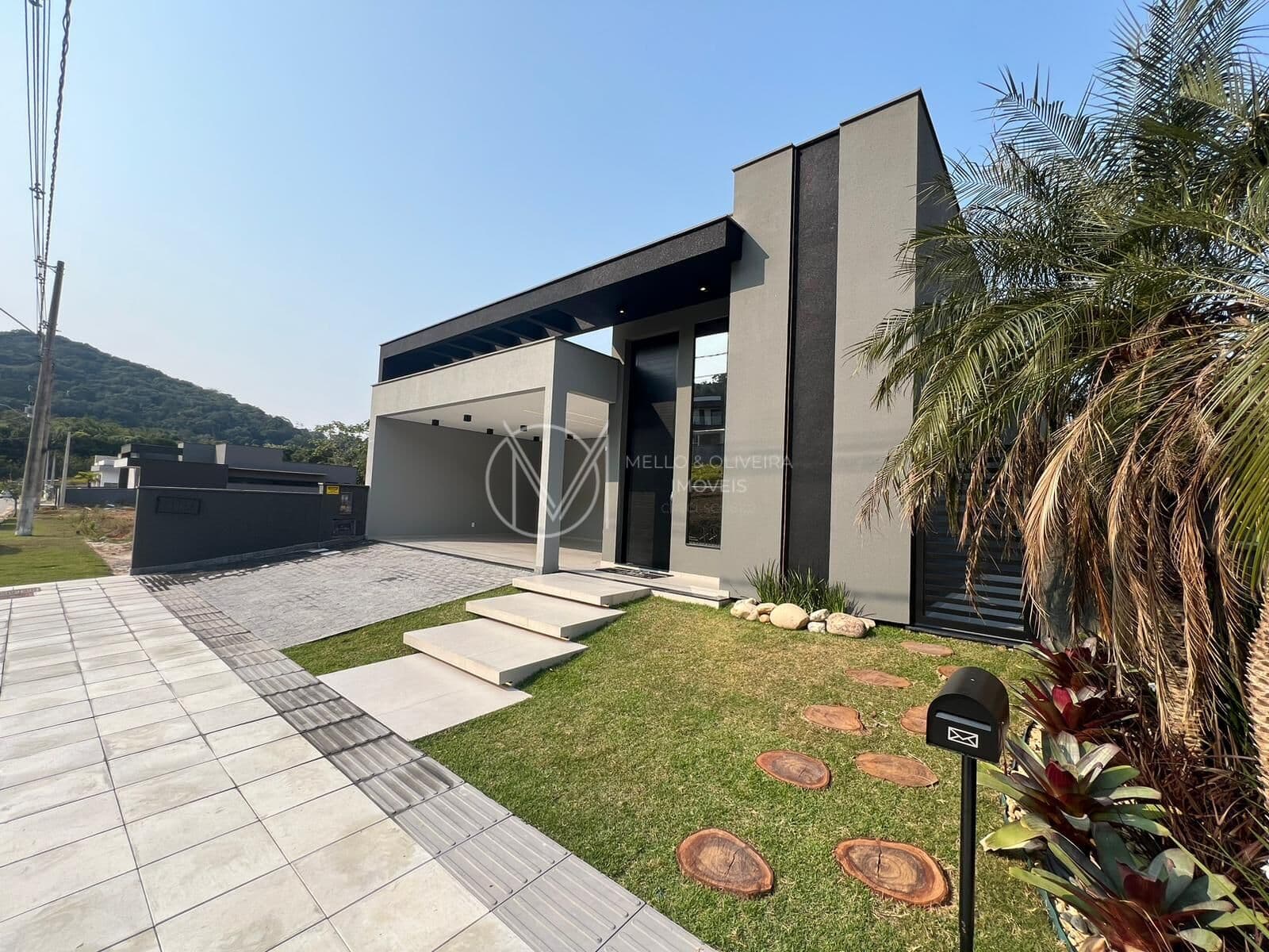 Condomínio Fechado Vista da Pedra | Casa Semimobiliada | 3 Dorms (1 Suíte Master com Hidromassagem e 2 Demi suítes) | Piscina Aquecida